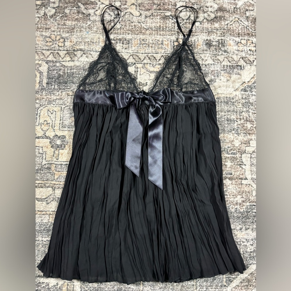 Victoria’s Secret‎ Black Lace Lingerie Nightie Tank Top with Bow Size Medium
